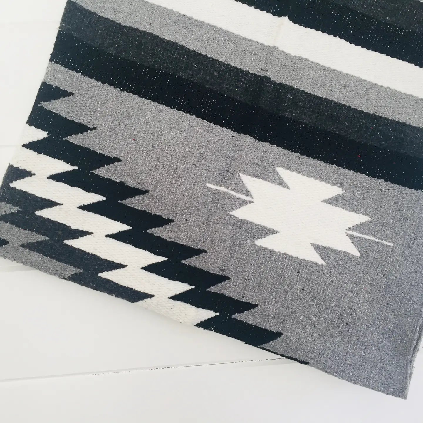 Blanket: White Cap Diamond Throw