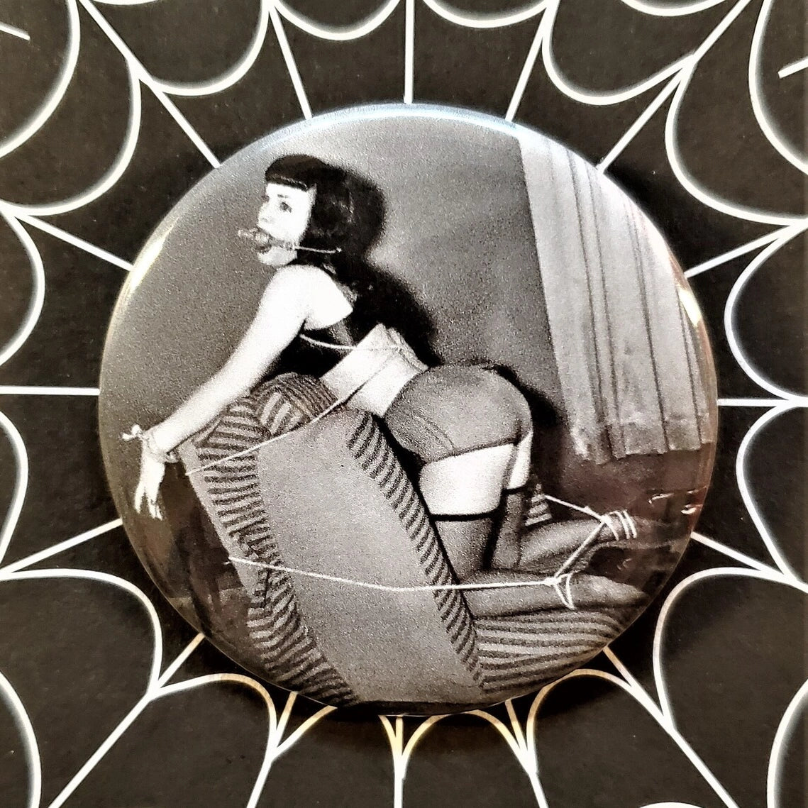 Pins: Pin Up/Bondage (Various Images)