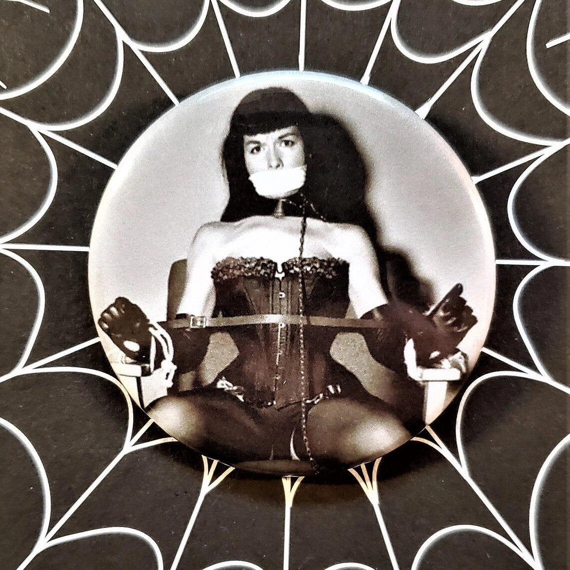 Pins: Pin Up/Bondage (Various Images)