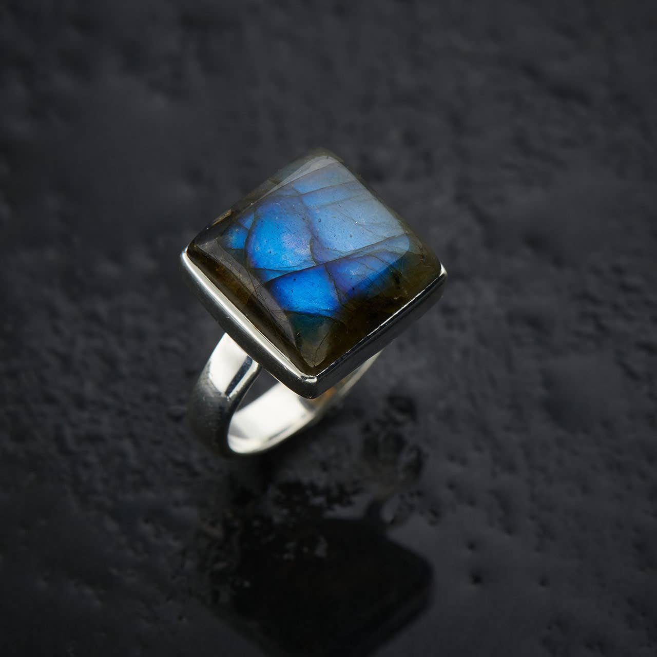 Rings: Blue Fire Labradorite Sterling Silver (Oval)