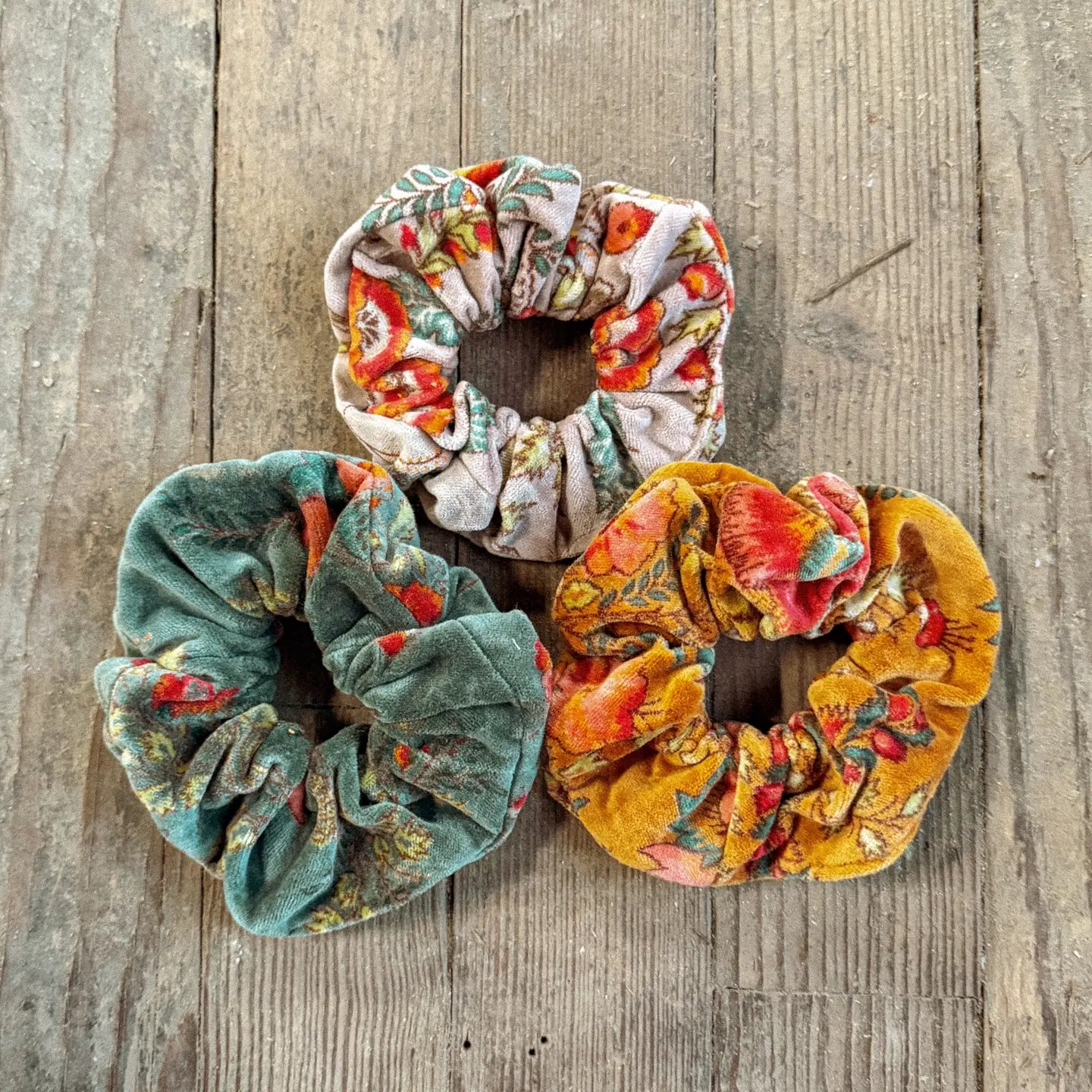 Scrunchies: Velvet Floral