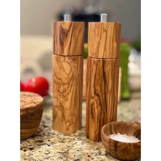Pepper Mill: Olive Wood