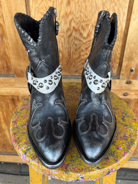 Boots: Ankle Boot/ GOODYEAR-WELT COLLECTION. Genuine Leather. Slightly loved