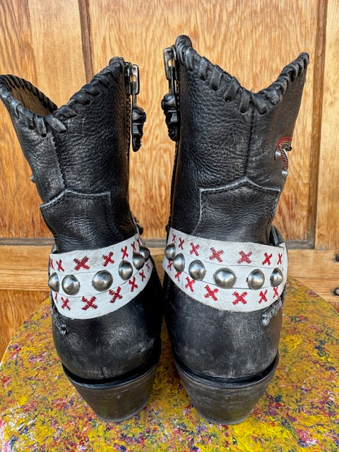 Boots: Ankle Boot/ GOODYEAR-WELT COLLECTION. Genuine Leather. Slightly loved