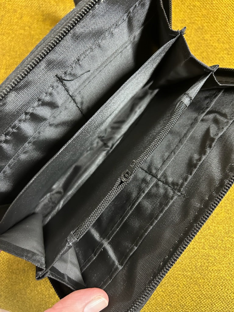 Wristlet: Embroidered (Two Colors)