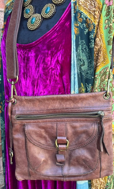 Purse: Fossil Brand Medium Brown Leather Bag (Second Chances)