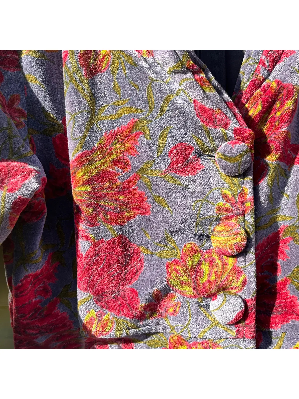 Jacket: Velvet Red Tulips