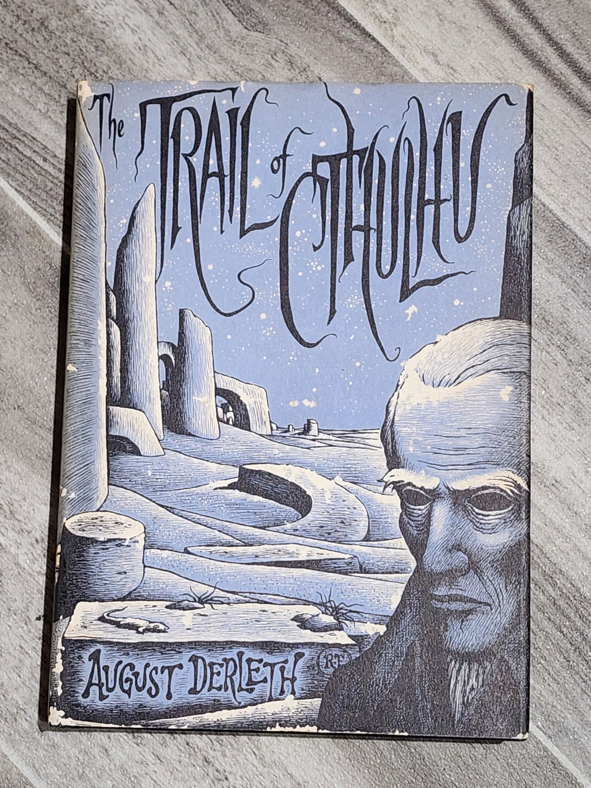 Book: The Trail of Cthulhu -  August Derleth