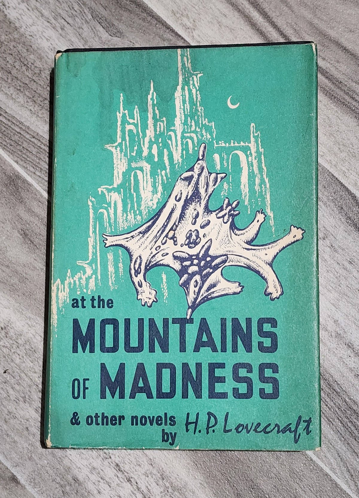 Book: At the Mountains of Madness and Others - H.P. Lovecraft