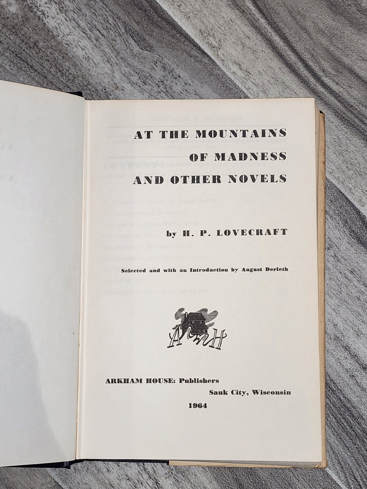 Book: At the Mountains of Madness and Others - H.P. Lovecraft