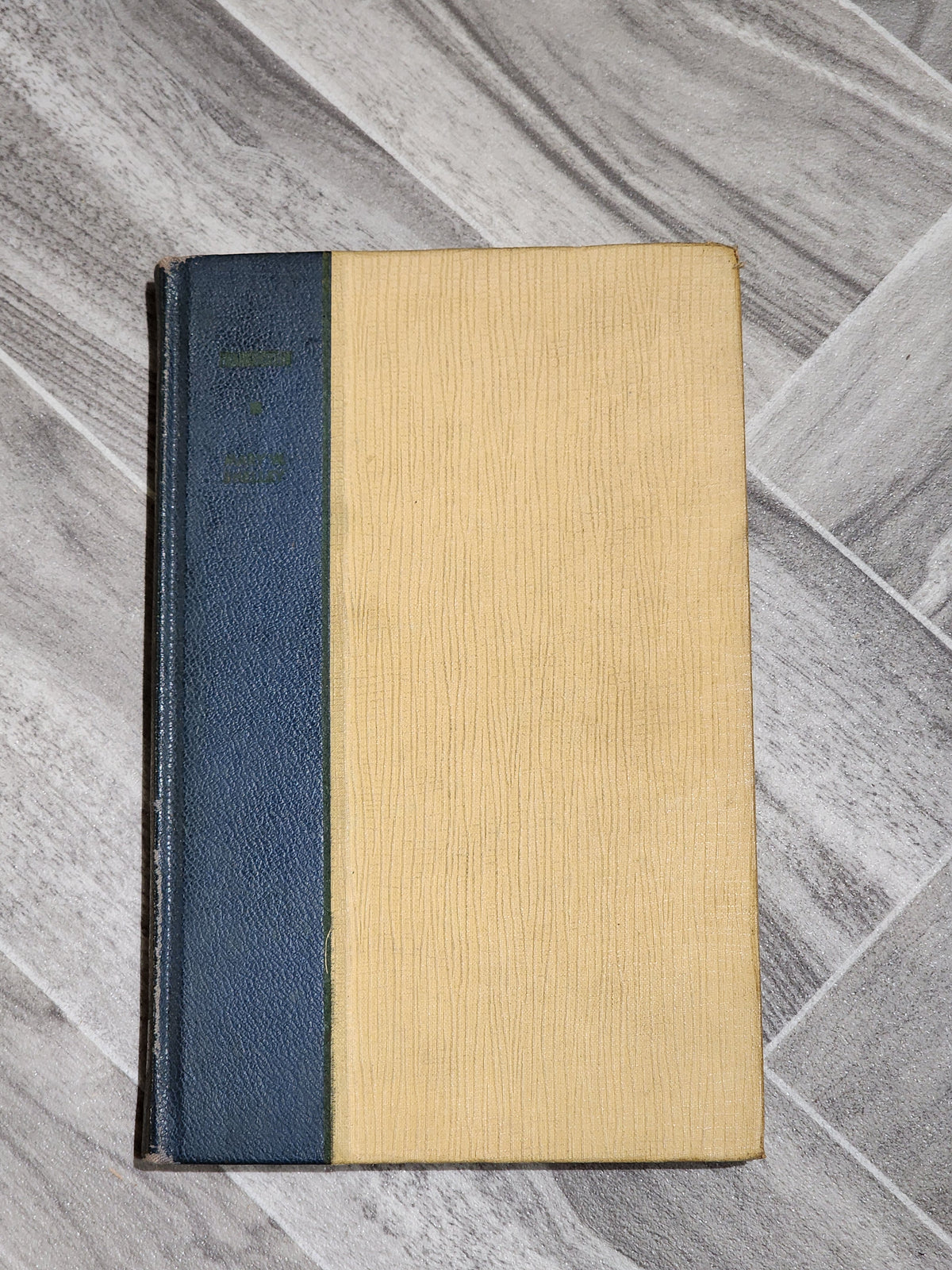 Book: Frankenstein - Mary Shelley