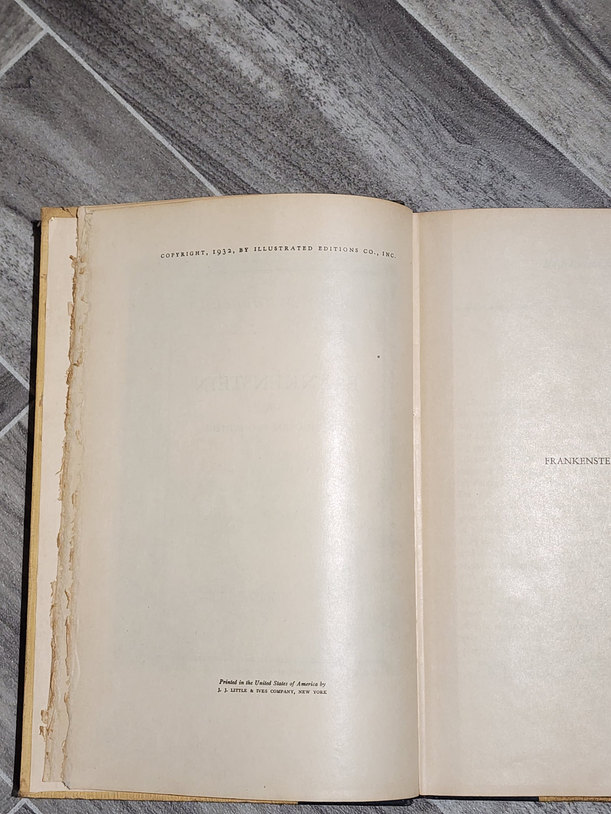 Book: Frankenstein - Mary Shelley