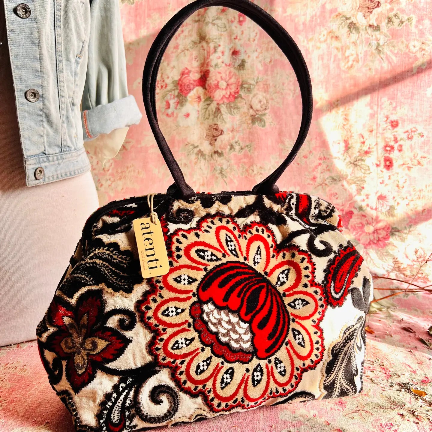 Carpet Bag: Paisley