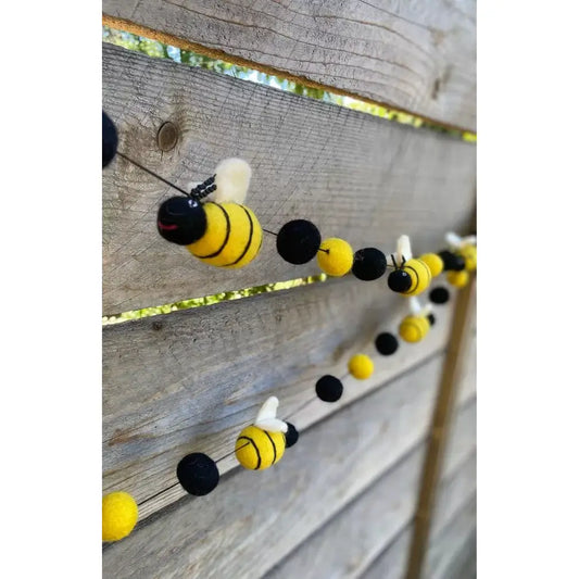 Garland: Bumblebees