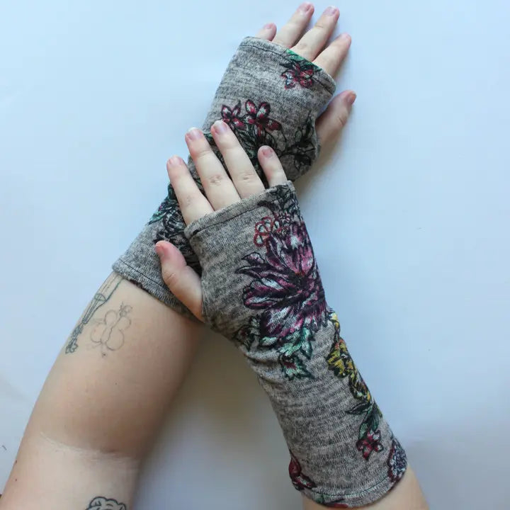 Gloves: Fingerless Gloves