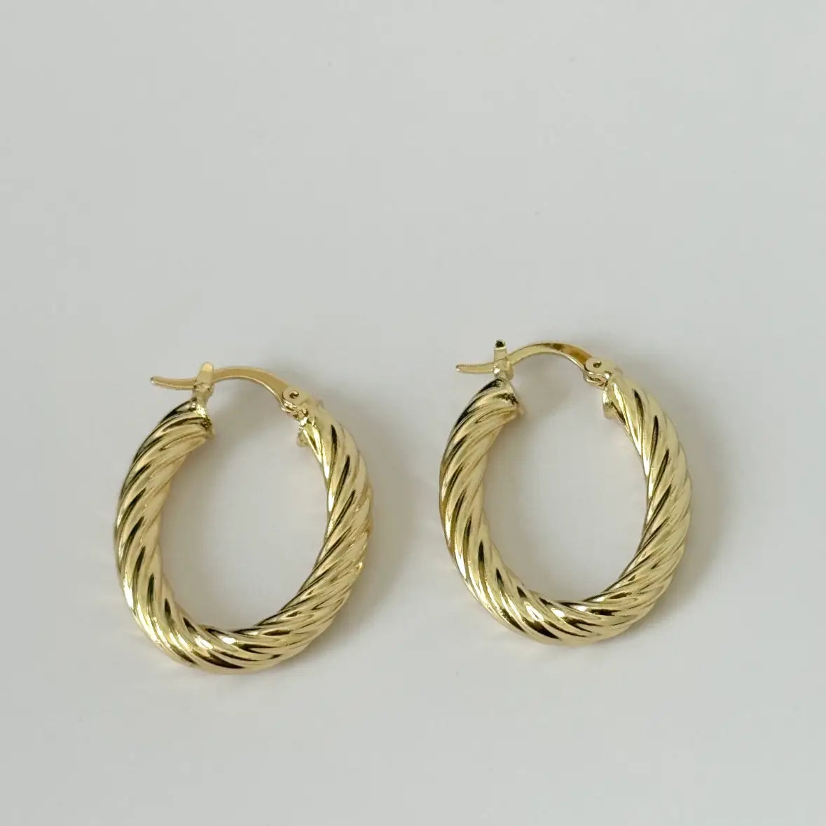 Earrings: Sais Hoops