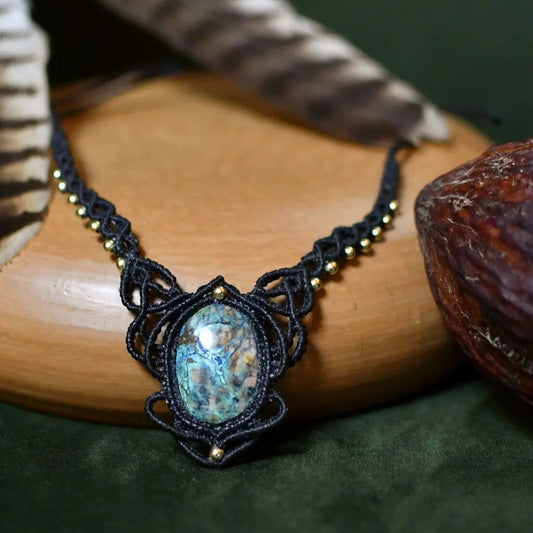 Necklace: Macramé Choker