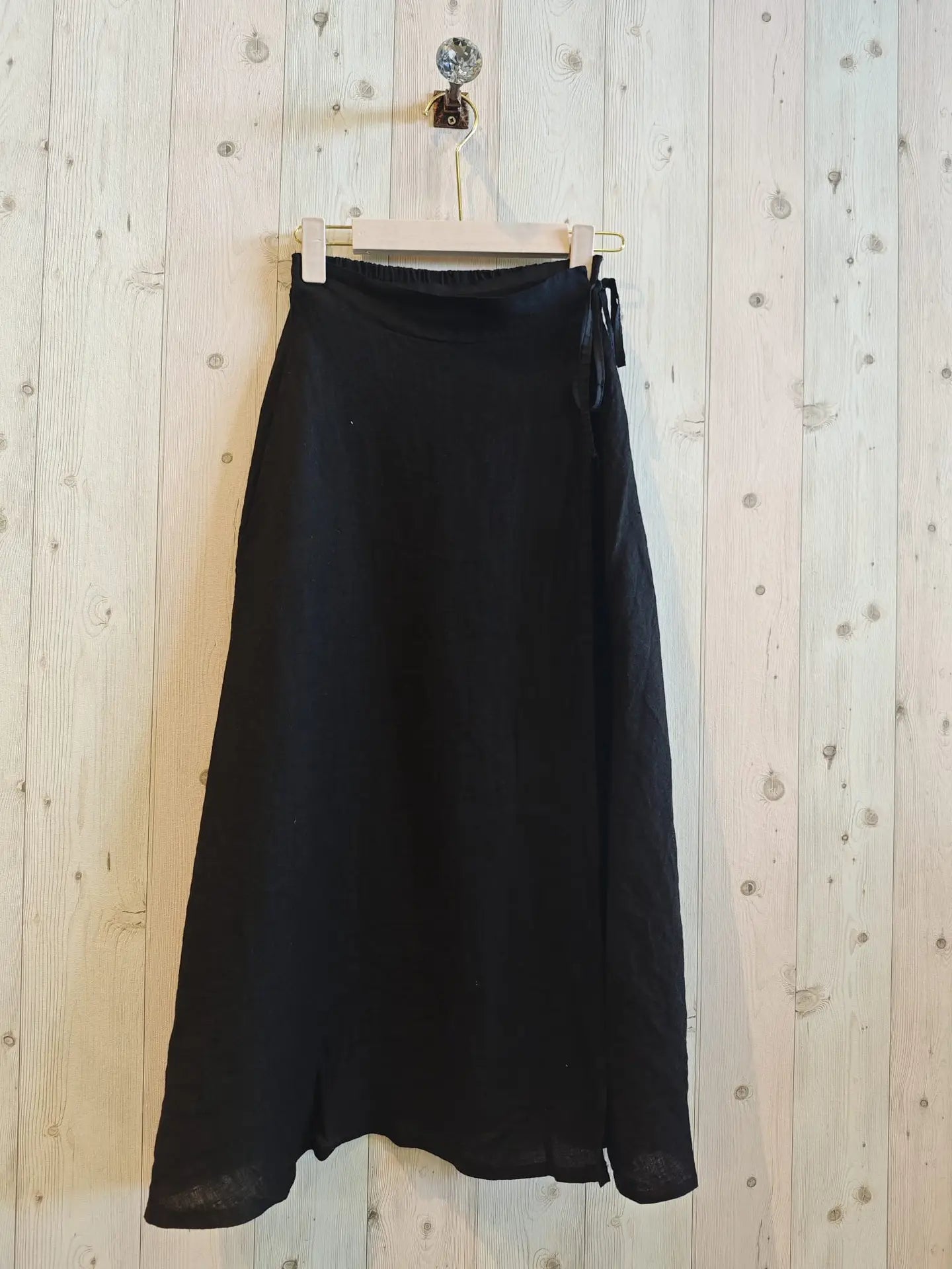 Skirt: 100% Linen Wrap