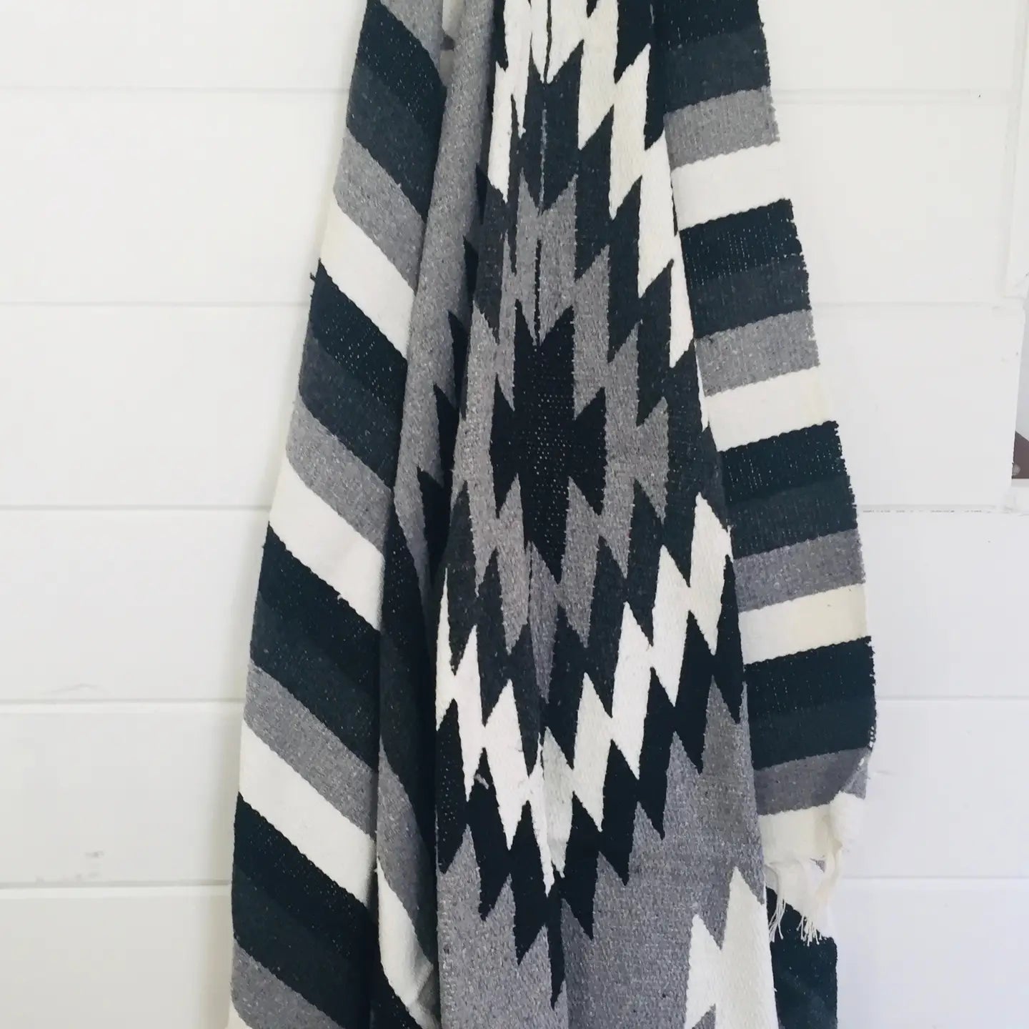 Blanket: White Cap Diamond Throw