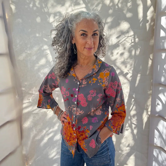 Blouse: Big Roses/Carcoal