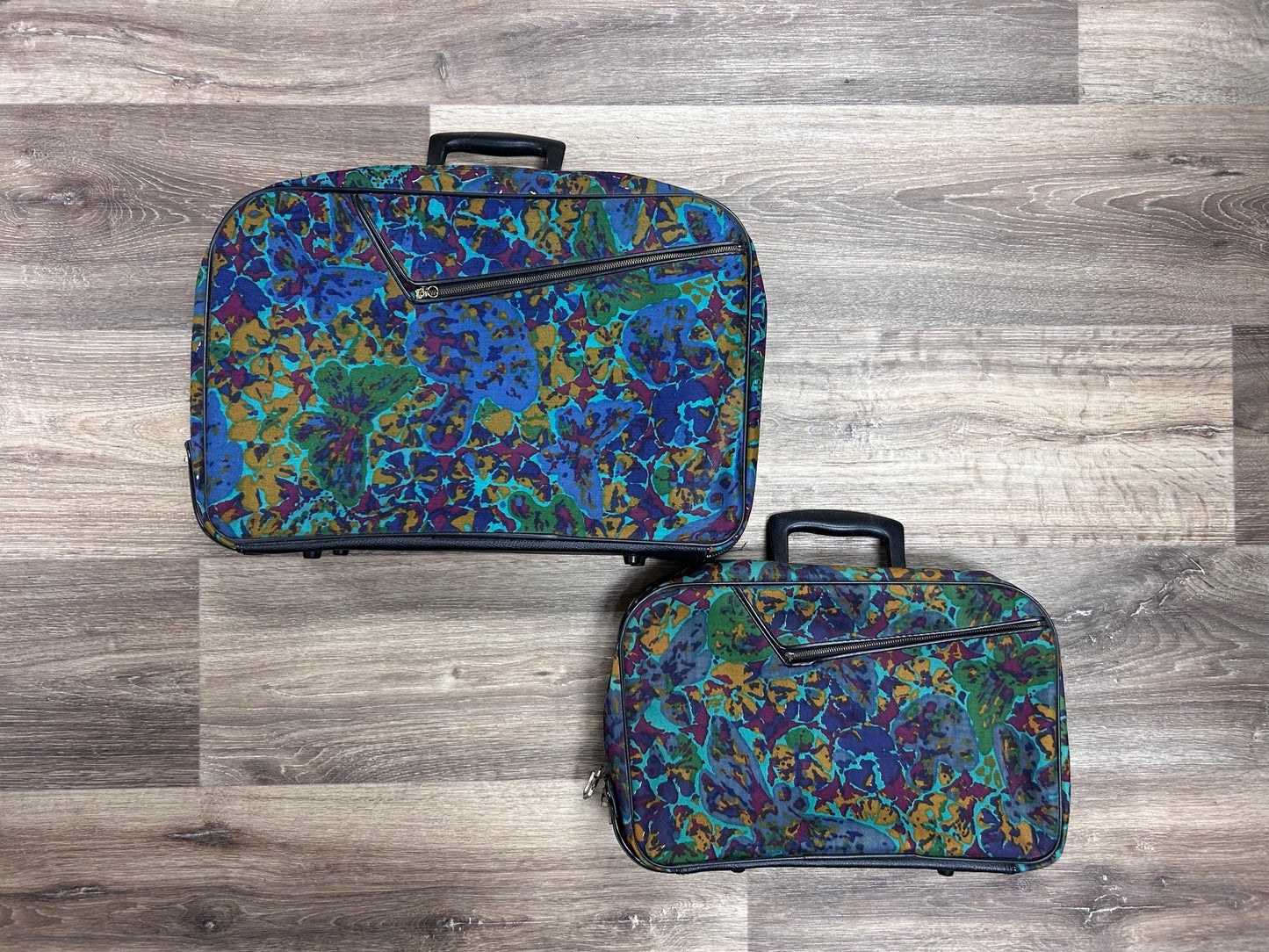 Luggage: A.D. Sutton & Sons 60's Butterfly/Mushroom Luggage Set (Second Chances)