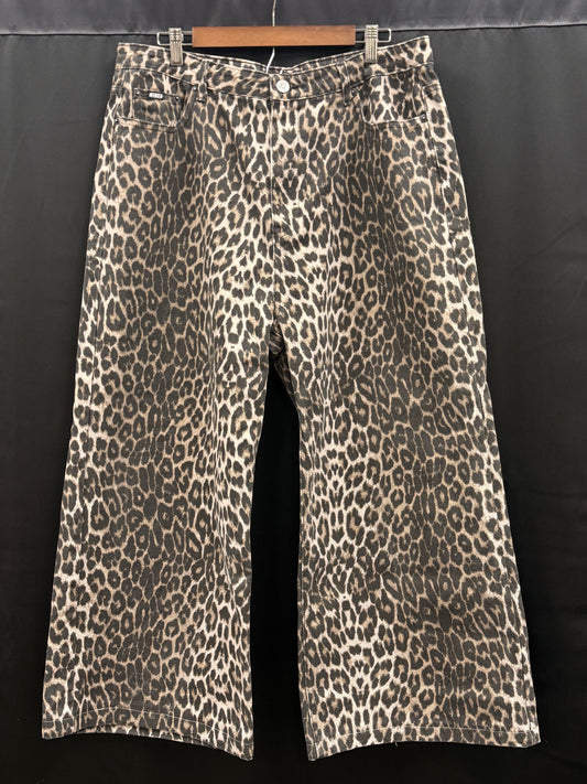 Pants: MINGA London Leopard Pattern