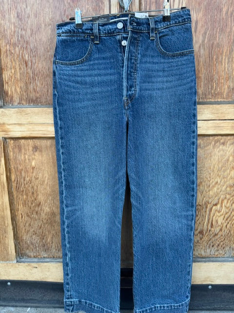Denim: Levi's Ribcage Straight Ankle Denim. Women's Size 29 x 27