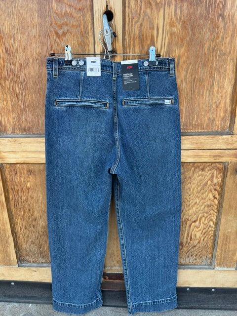 Denim: Levi's Ribcage Straight Ankle Denim. Women's Size 29 x 27
