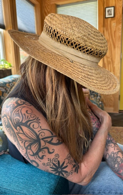 Hat: Vintage Straw Hat w/Percher Crown