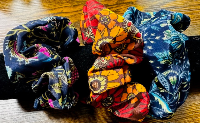 Beauty: Scrunchies/ Oversized Silk Floral Scrunchie