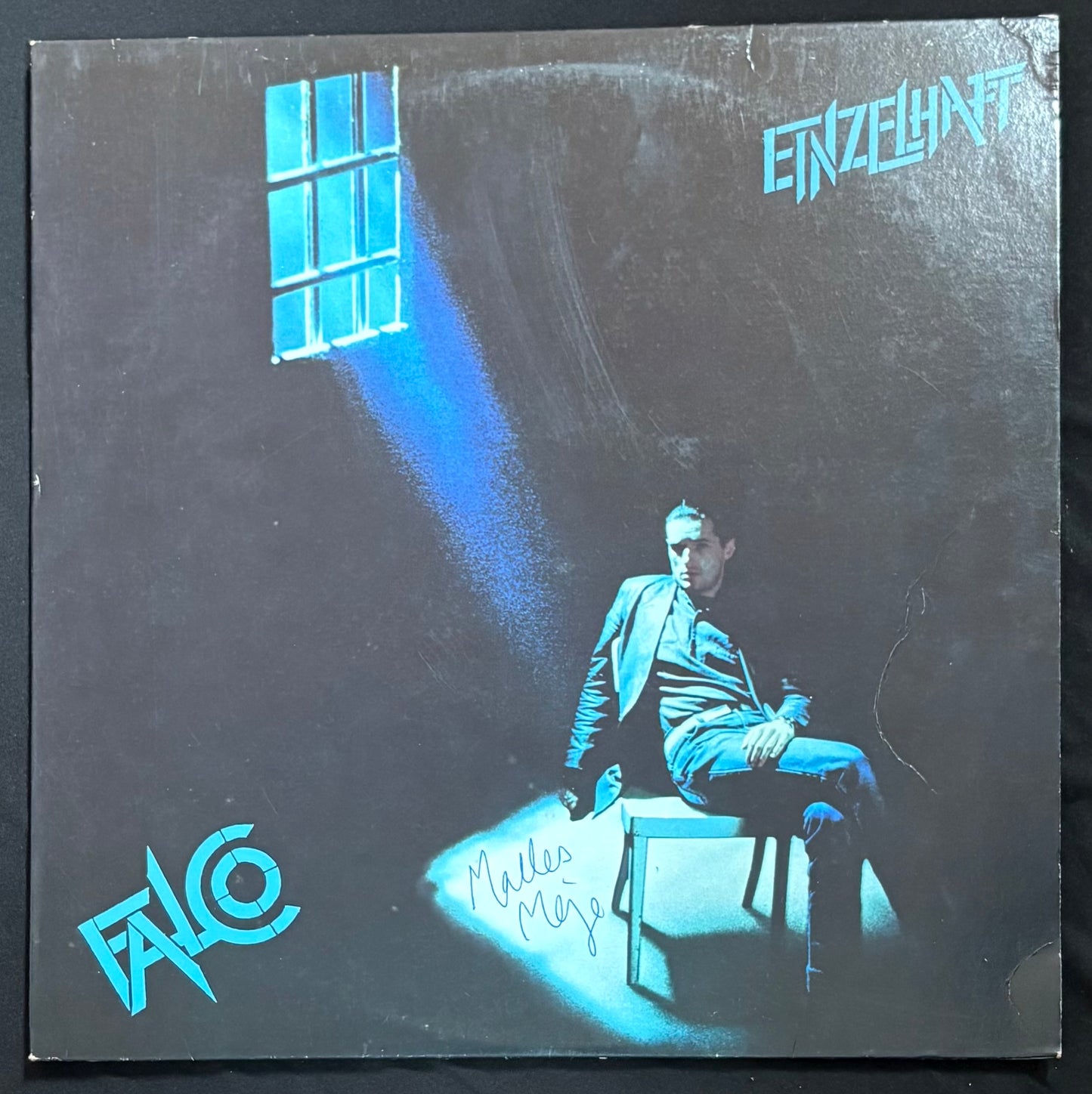 International: Falco - Einzelhaft (JK)
