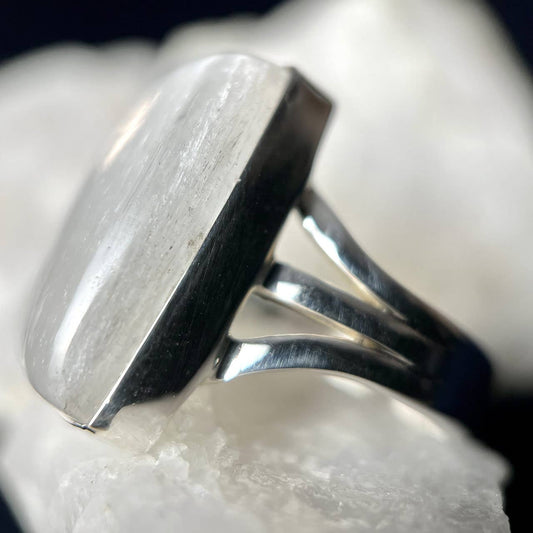 Rings: Selenite