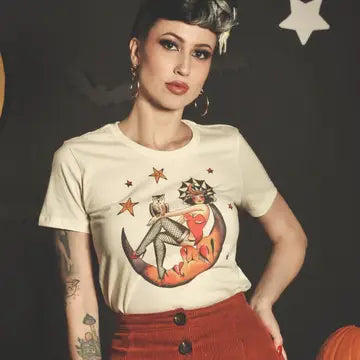 T-Shirt: Here Comes The Night (Fitted)