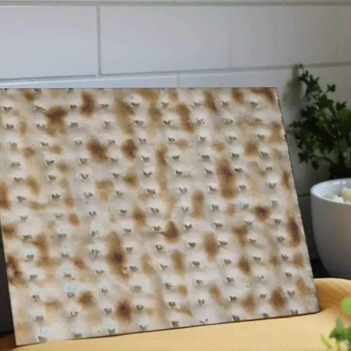 Cutting Board: Glass Matzah