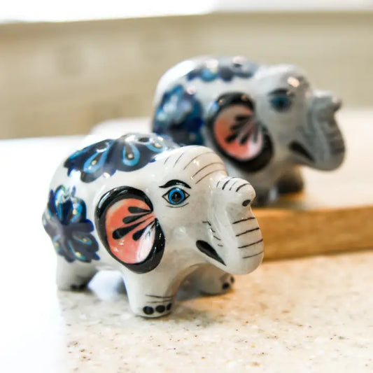 Salt & Pepper Shakers: Elephants