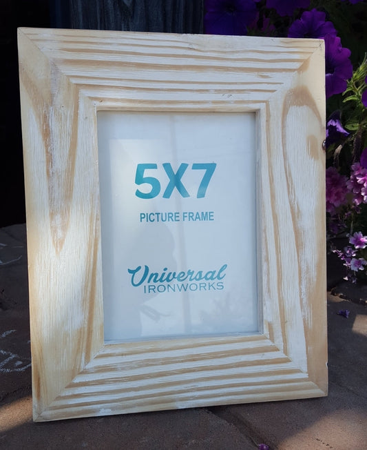 Picture Frame: Distressed Wooden Frame